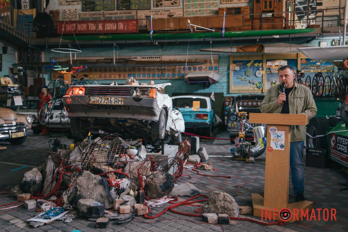 Вижила під завалами, мов Термінатор: у музеї “Машини Часу” у Дніпрі показали “(Не)розчавлену Таврію" 3