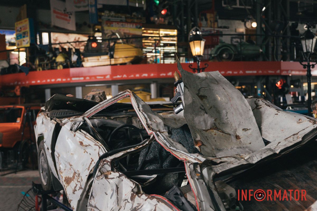 Вижила під завалами, мов Термінатор: у музеї “Машини Часу” у Дніпрі показали “(Не)розчавлену Таврію" 12