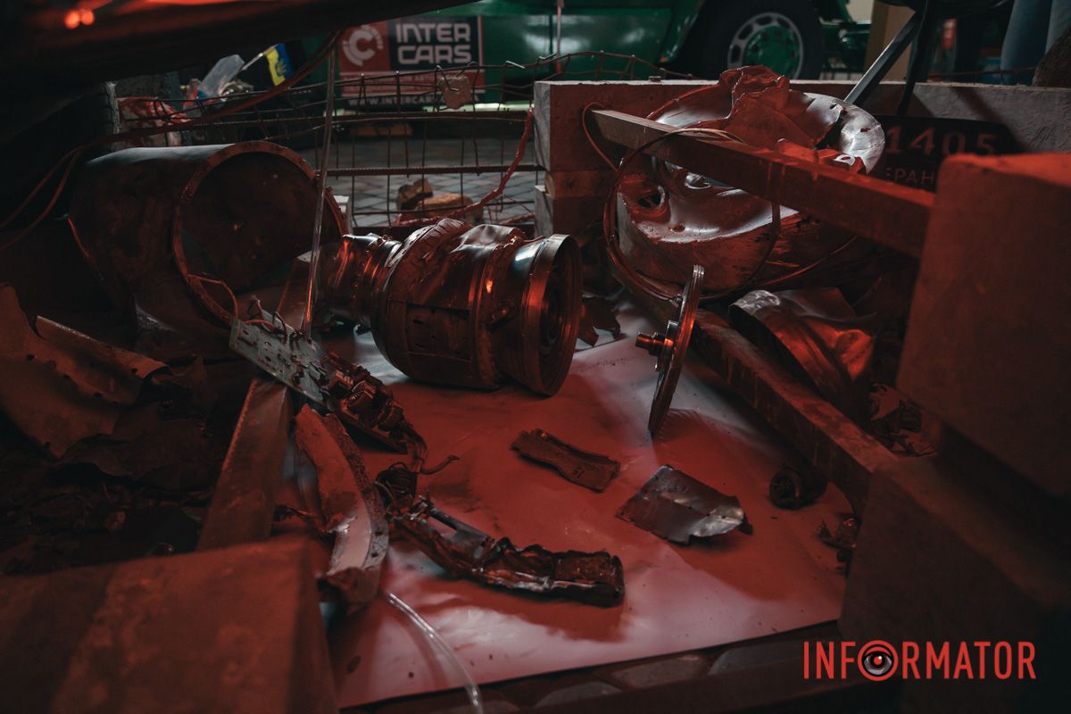 Вижила під завалами, мов Термінатор: у музеї “Машини Часу” у Дніпрі показали “(Не)розчавлену Таврію" 15