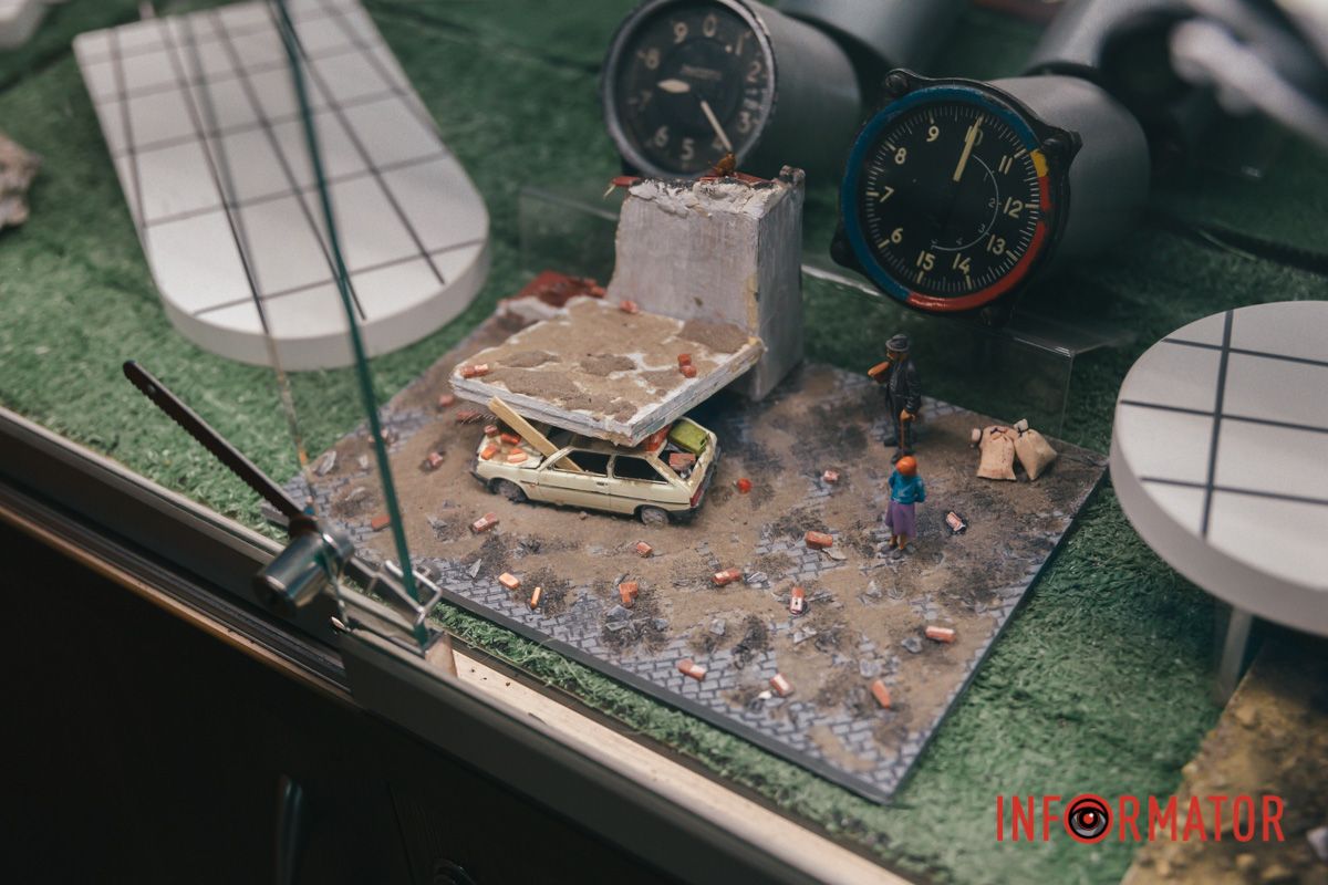 Вижила під завалами, мов Термінатор: у музеї “Машини Часу” у Дніпрі показали “(Не)розчавлену Таврію" 35