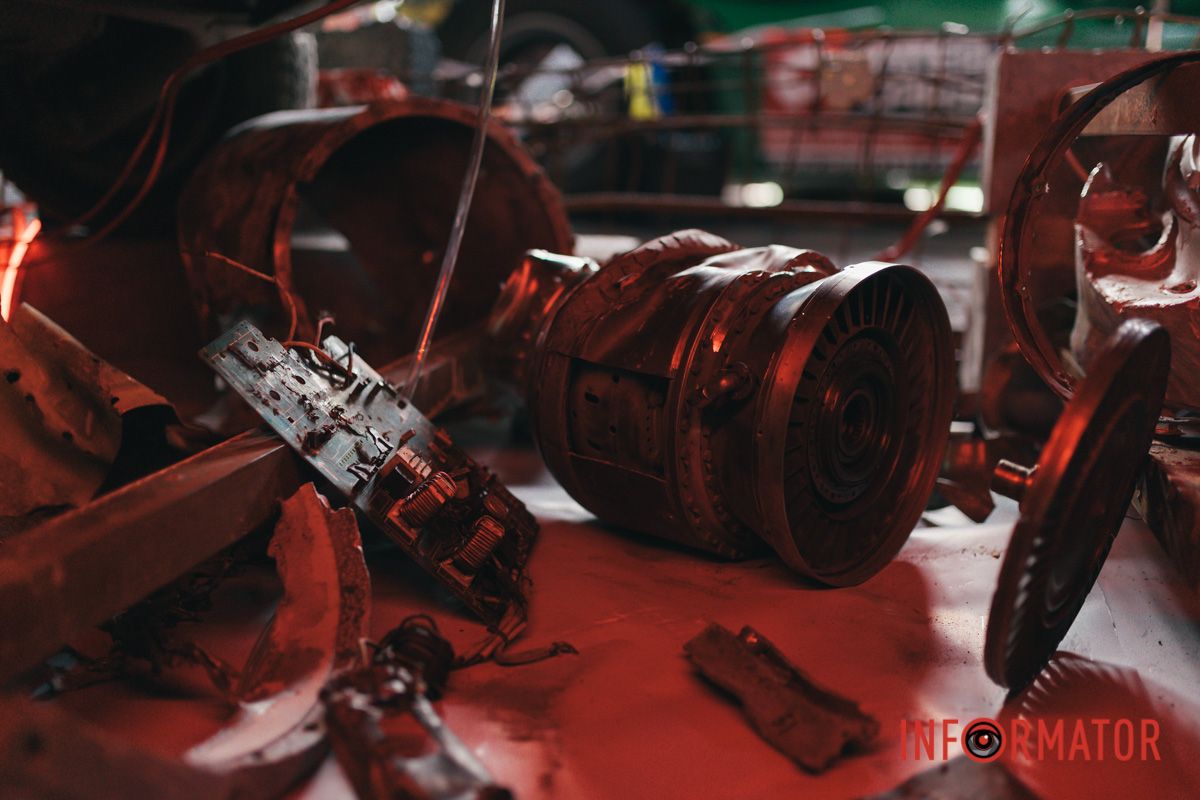 Вижила під завалами, мов Термінатор: у музеї “Машини Часу” у Дніпрі показали “(Не)розчавлену Таврію" 38