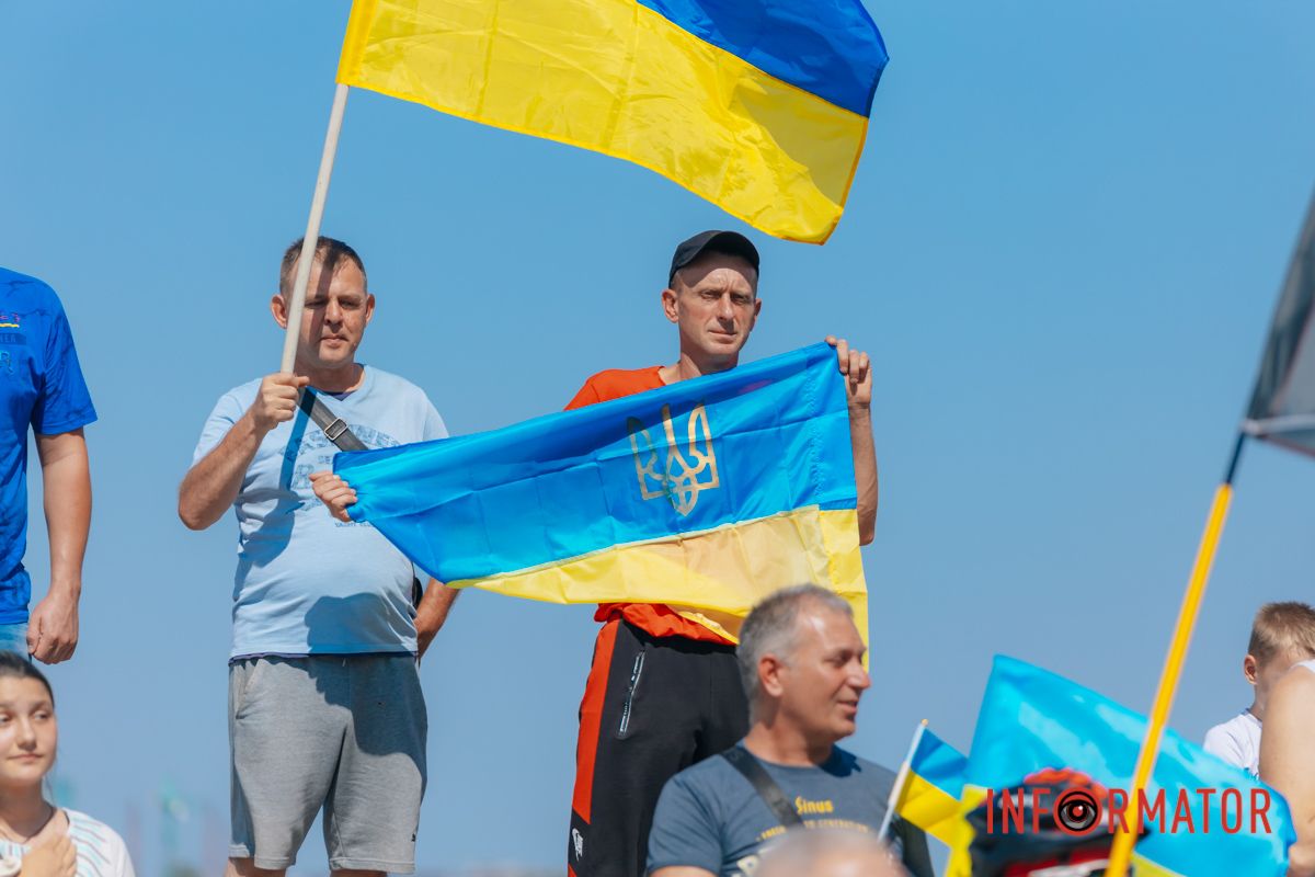 У Дніпрі до Дня прапора проходив автовелопробіг: як це було 51