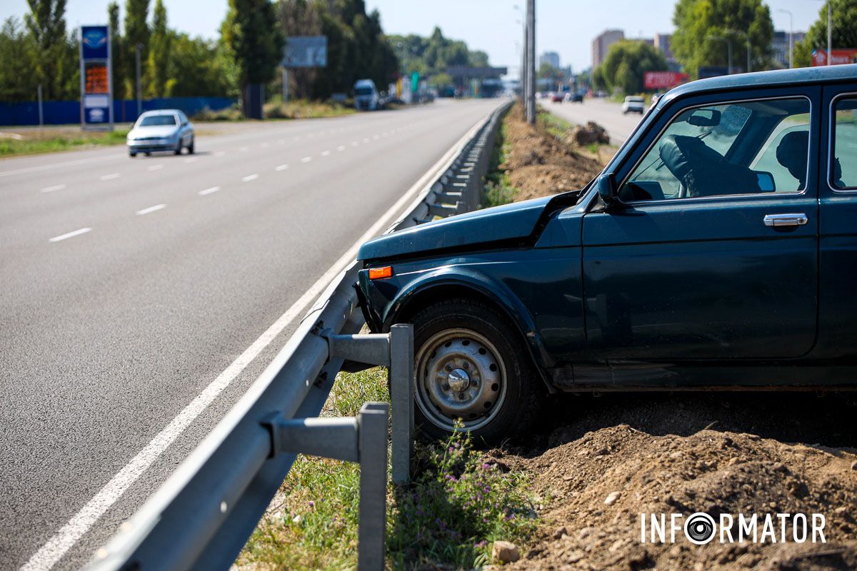 Попередньо, Renault рухався у крайній правій смузі Попередньо, Renault рухався у крайній правій смузі