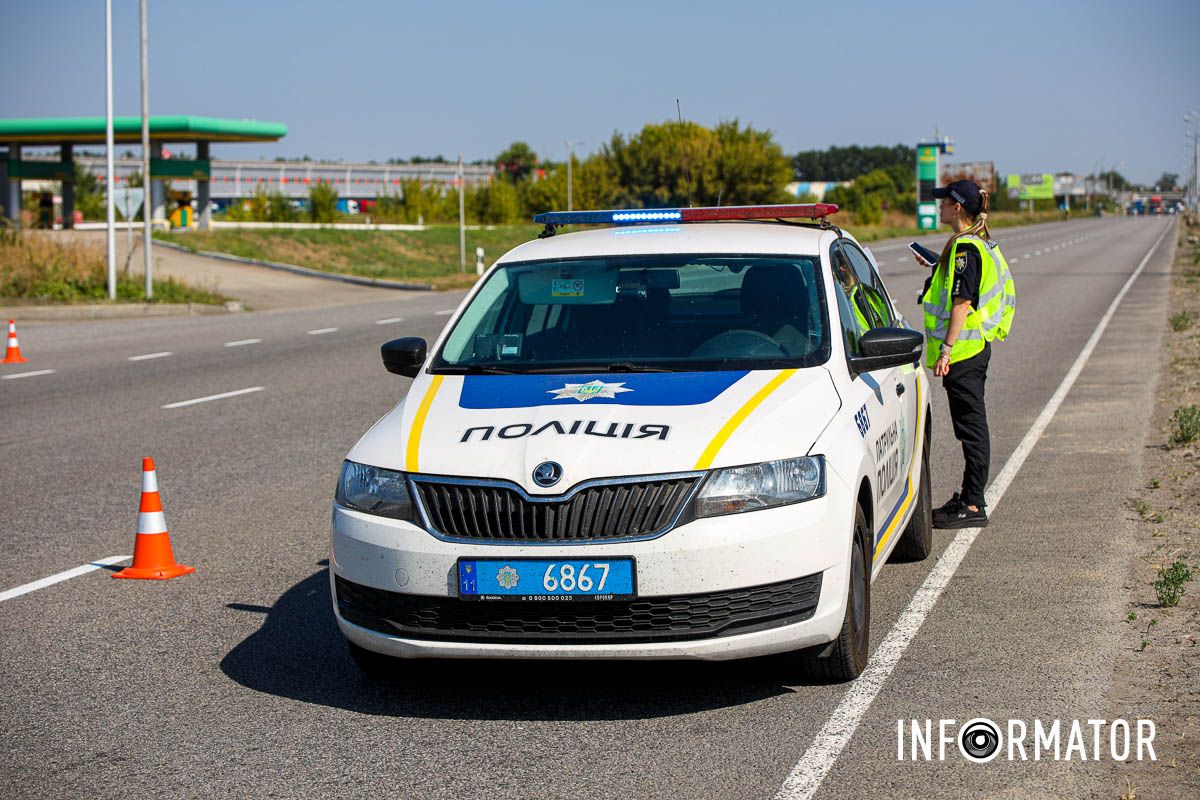 Про це повідомляє Інформатор з місця події Про це повідомляє Інформатор з місця події