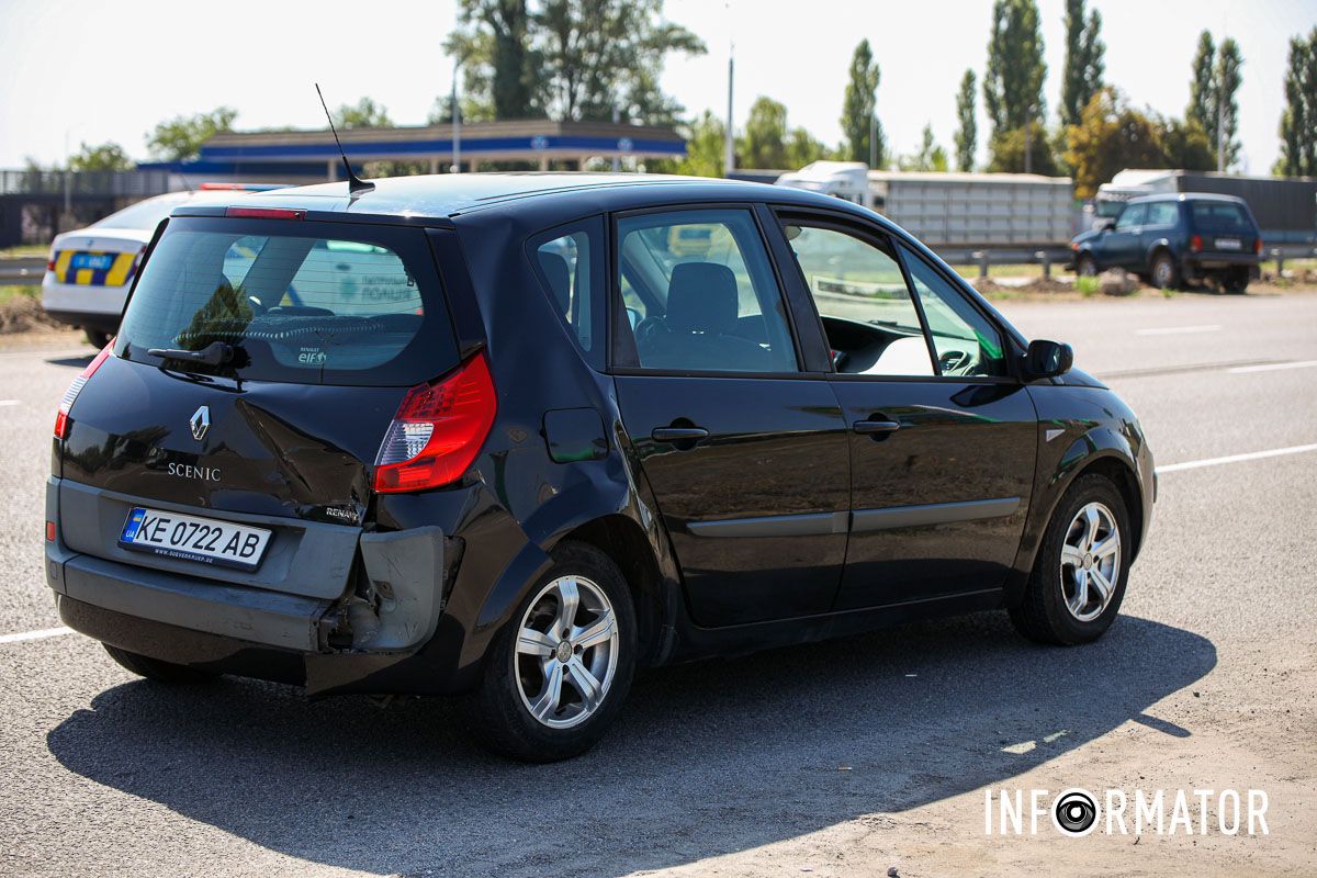 ам зіштовхнулись Renault та ВАЗ ам зіштовхнулись Renault та ВАЗ