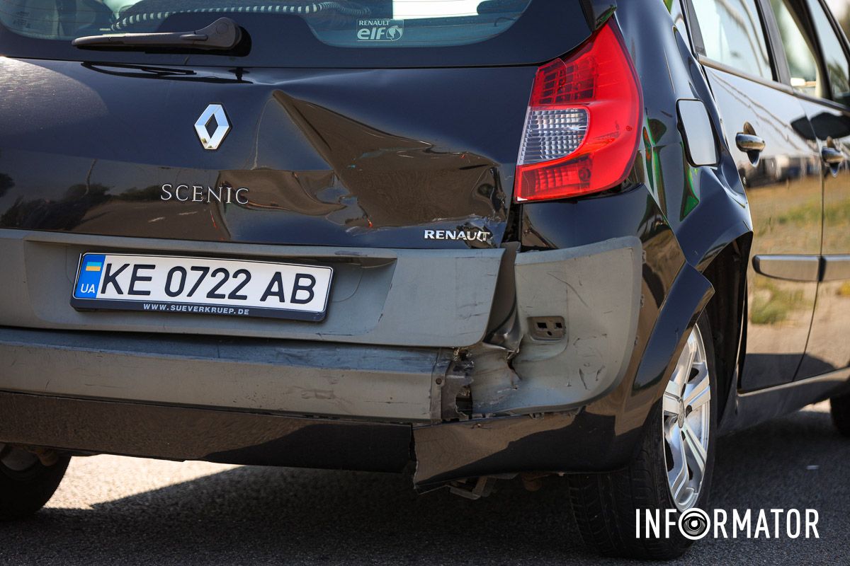 на Слобожанському проспекті, в районі "Золотих ключів", сталася аварія на Слобожанському проспекті, в районі "Золотих ключів", сталася аварія