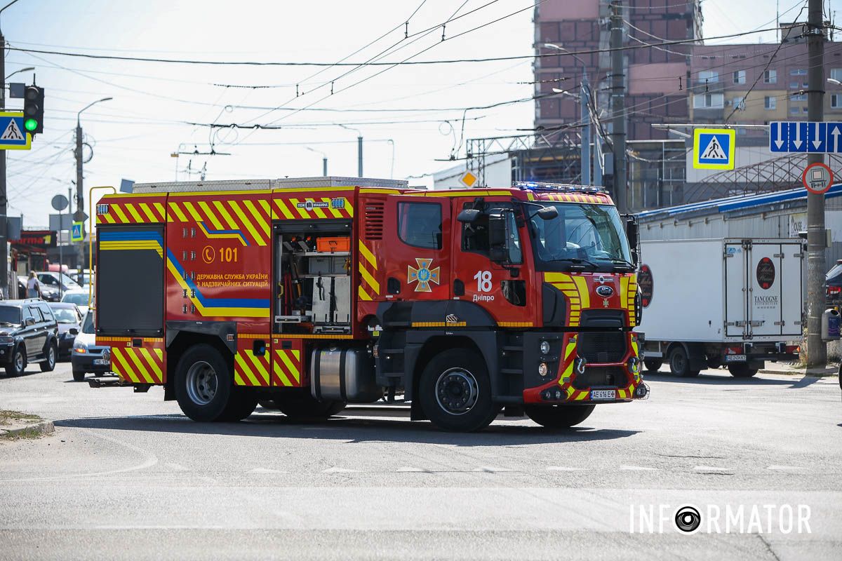 Постраждала жінка: у Дніпрі на Березинській зіштовхнулися Ford та Москвич 7