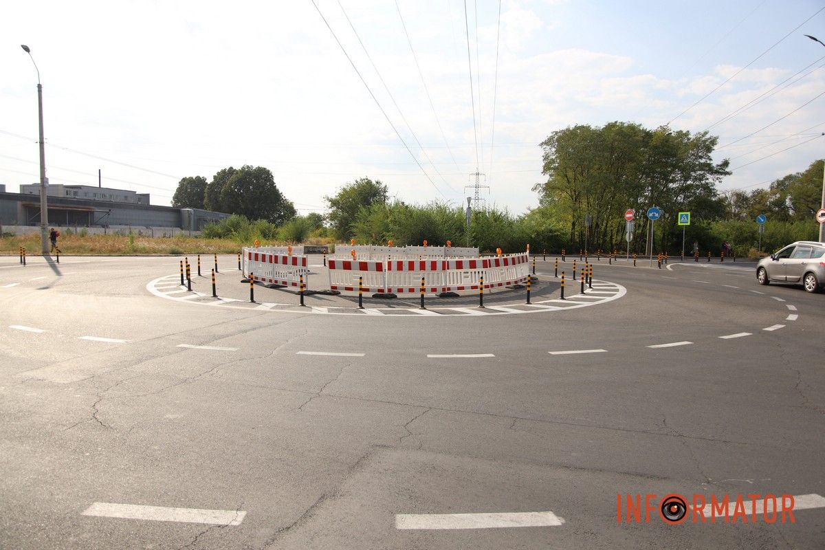 Разогнаться здесь теперь не получится В Днепре на проспекте Богдана Хмельницкого появилась кольцевая развязка 11