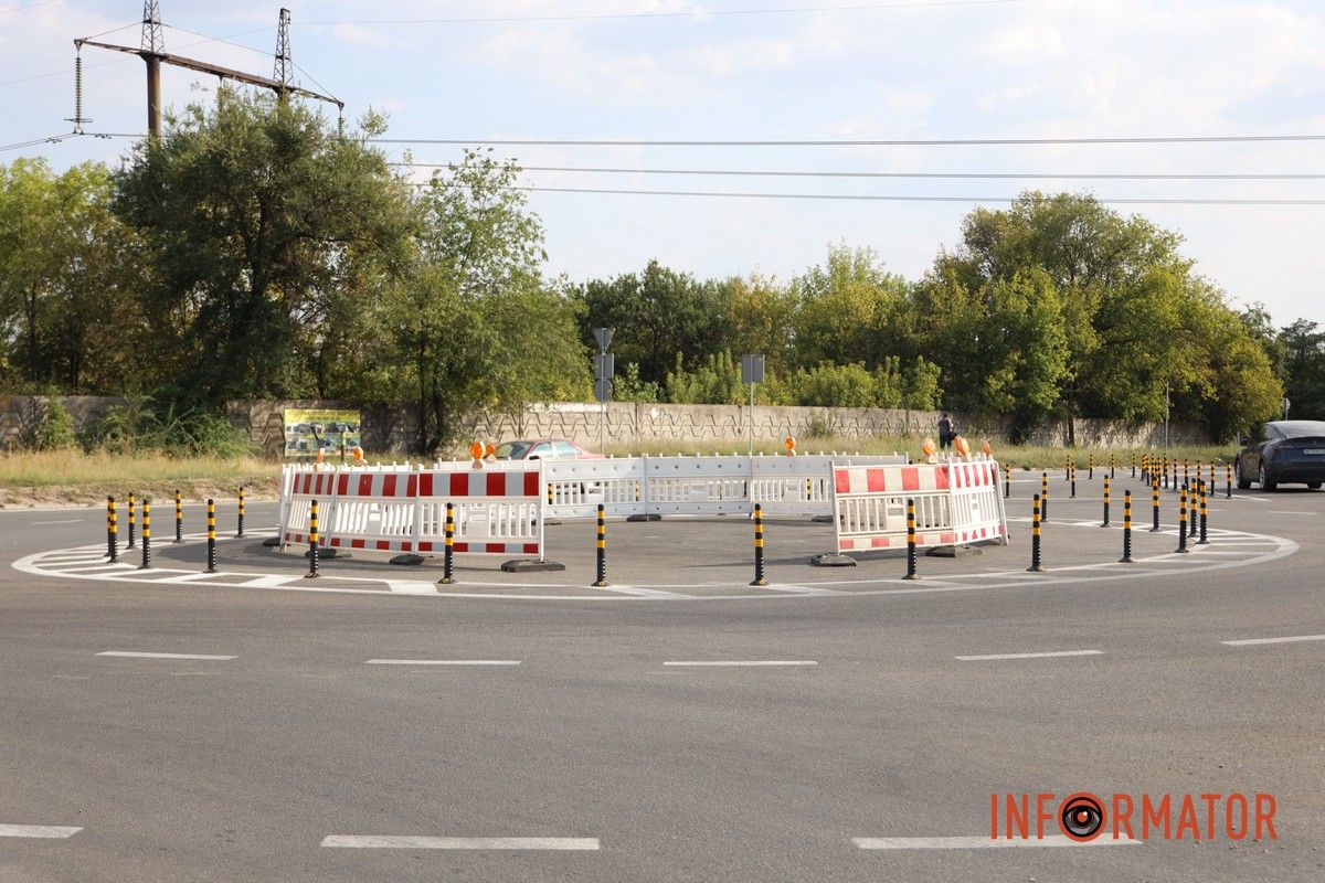 Благодаря круговому движению, водители будут сбавлять скорость В Днепре на проспекте Богдана Хмельницкого появилась кольцевая развязка 5