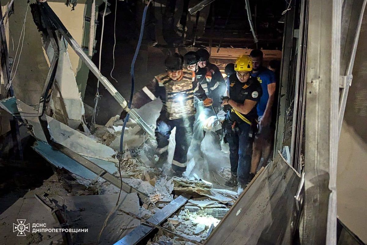 На місці події працюють надзвичайні служби