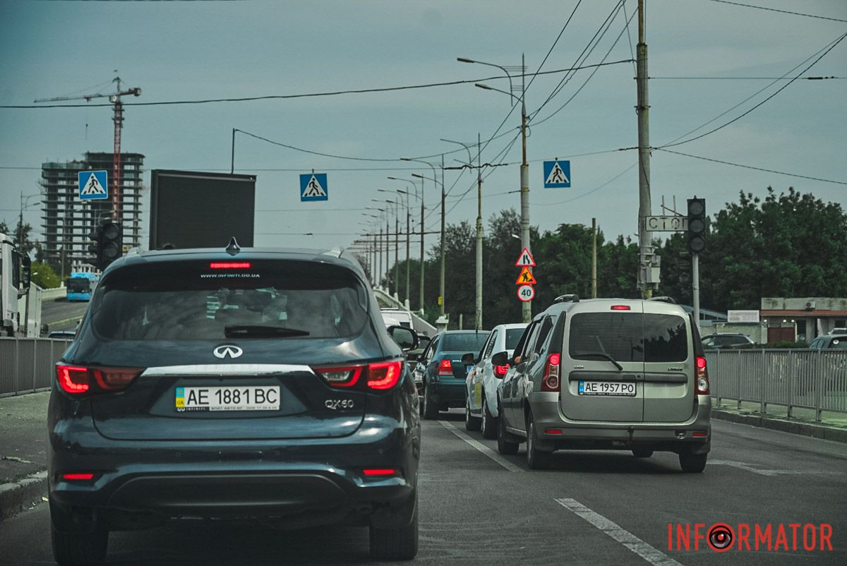 У Дніпрі через відключення світла місто поринуло в затори 3