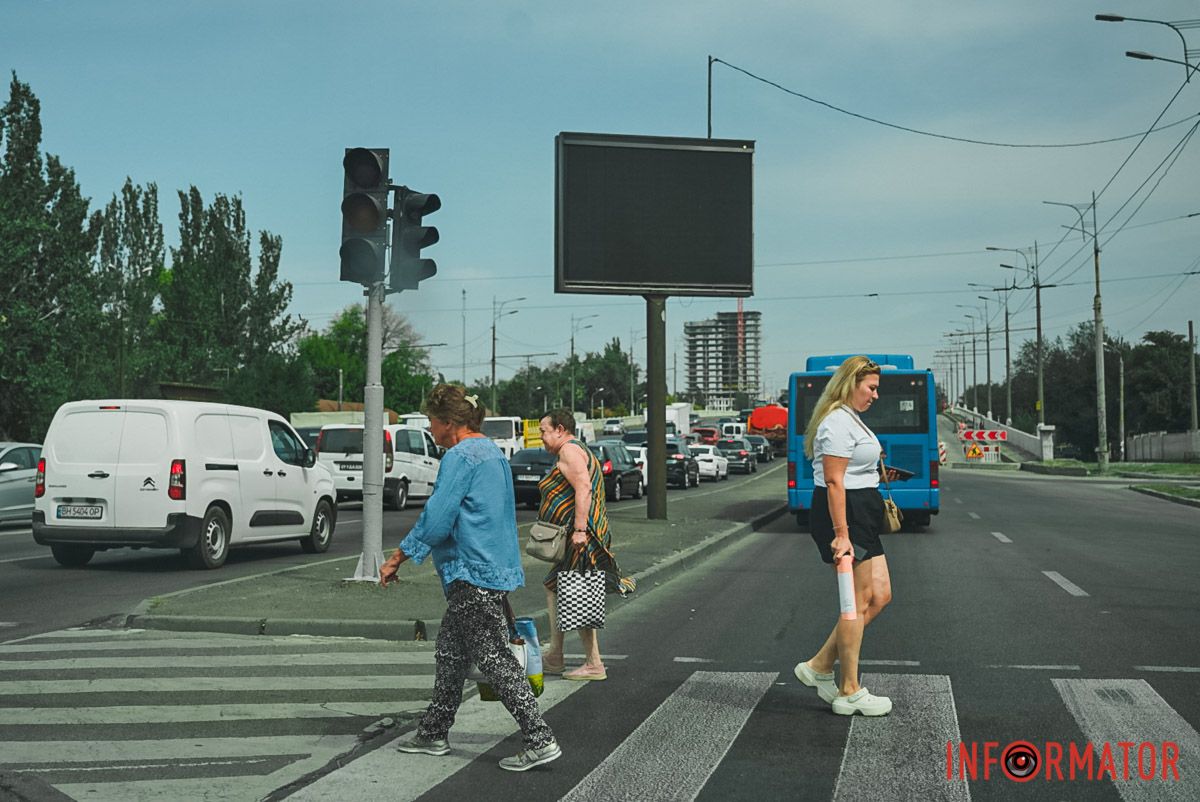 У Дніпрі через відключення світла місто поринуло в затори 6