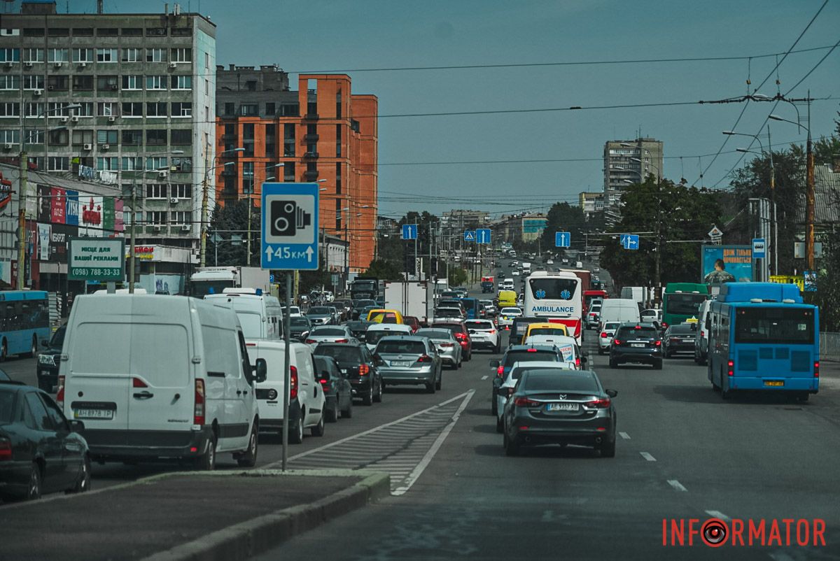 У Дніпрі через відключення світла місто поринуло в затори 8