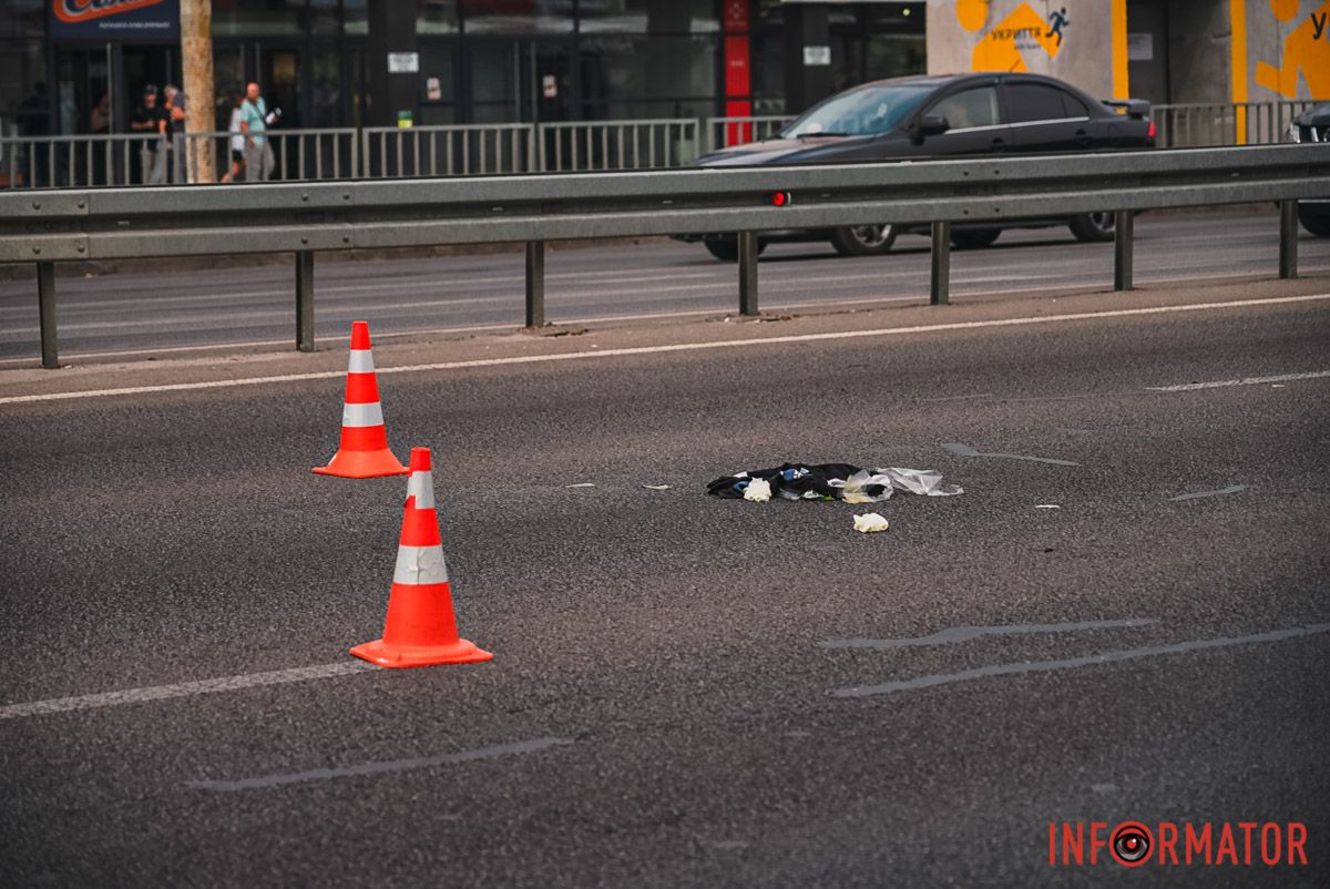 В Днепре на Слобожанском проспекте вблизи пешеходного перехода Chery сбил мужчину: человек в больнице, движение затруднено 3