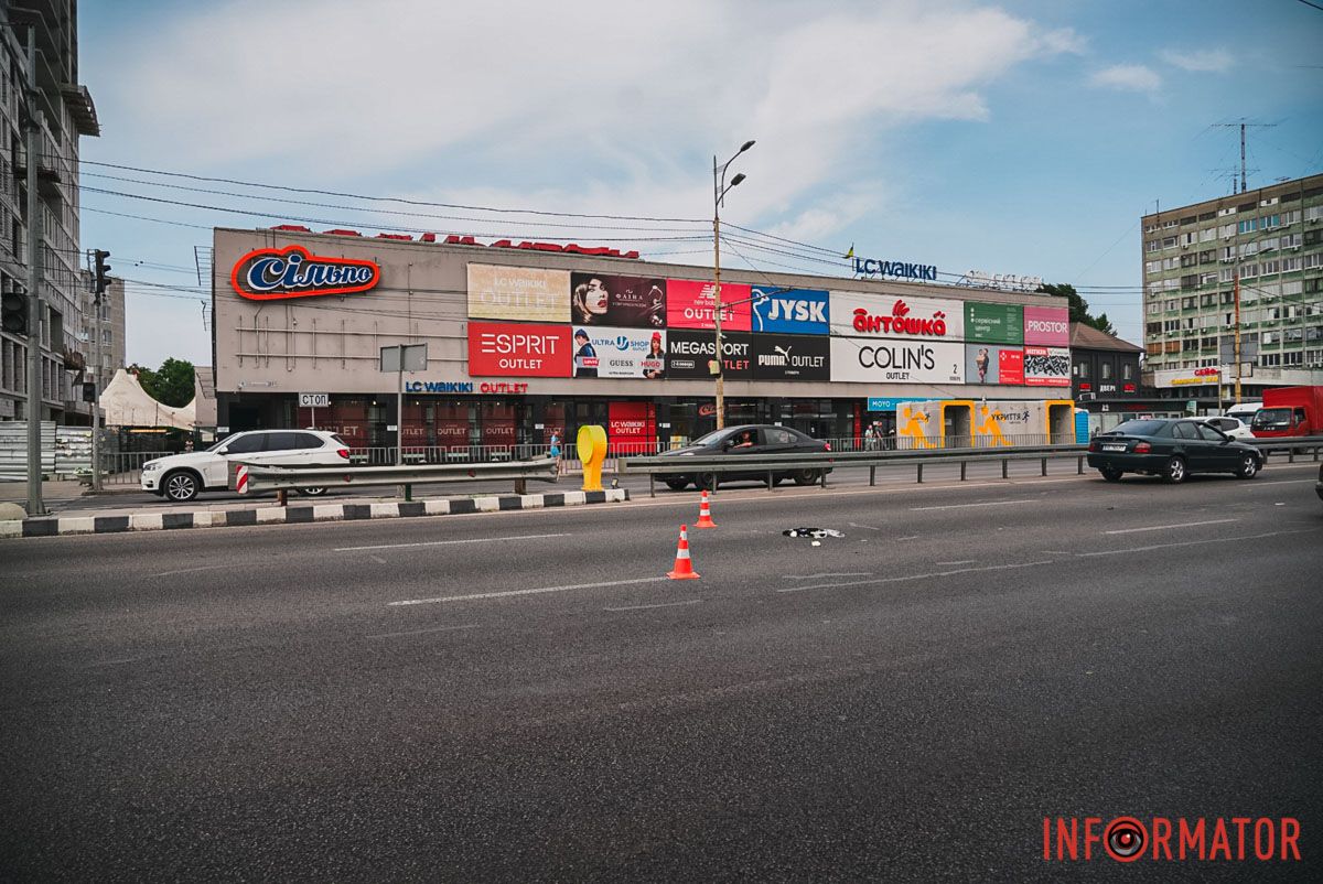 В Днепре на Слобожанском проспекте вблизи пешеходного перехода Chery сбил мужчину: человек в больнице, движение затруднено 4