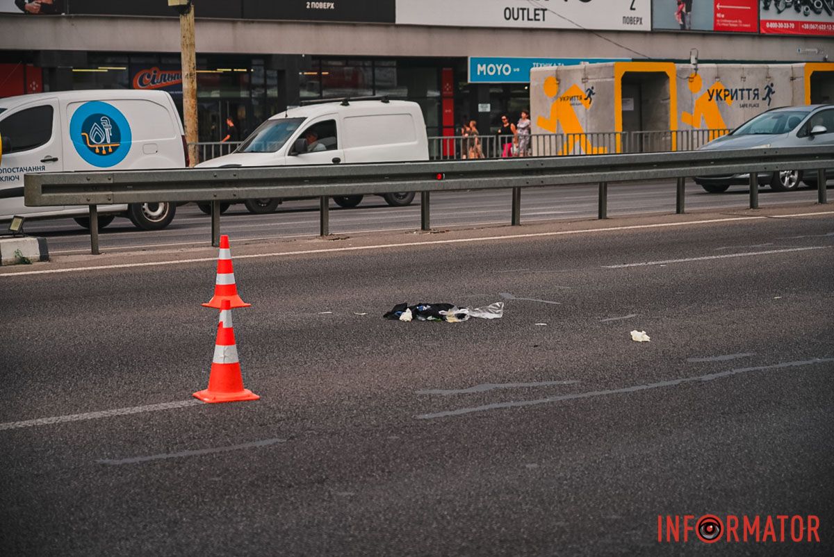 В Днепре на Слобожанском проспекте вблизи пешеходного перехода Chery сбил мужчину: человек в больнице, движение затруднено 7
