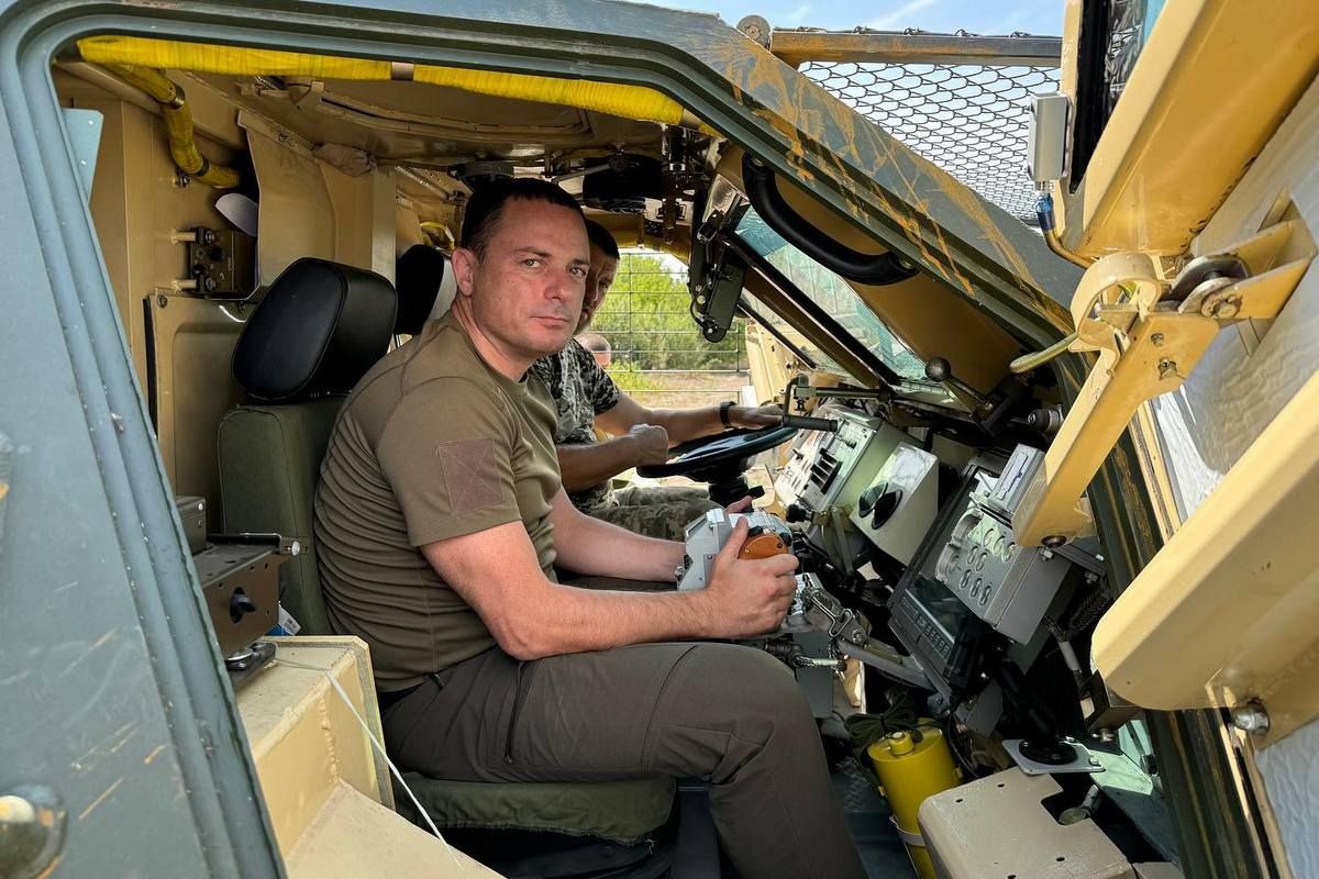 Передали військовим необхідне: мер Кам’янського побував у військових на Донецькому напрямку 2