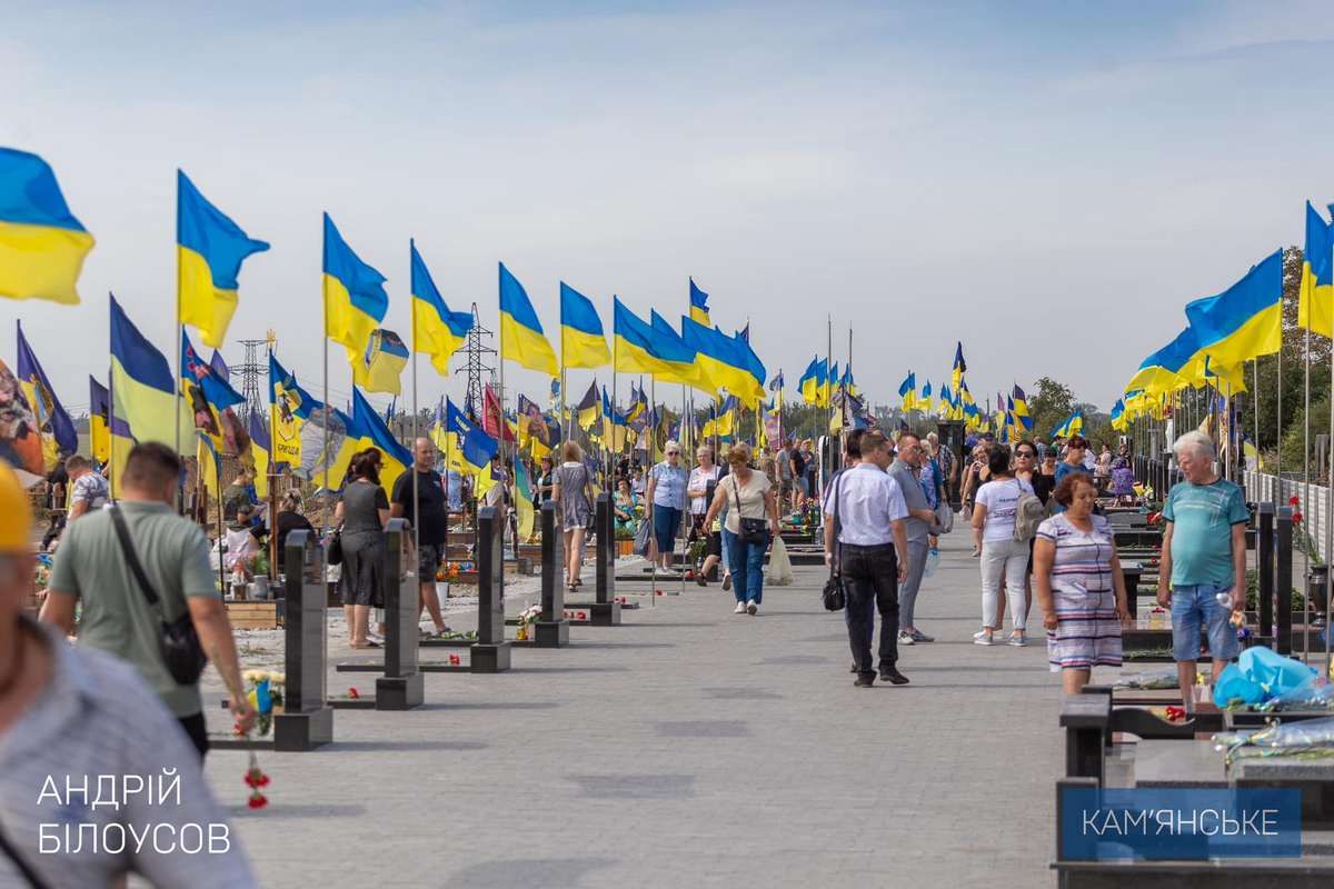 Перший етап будівництва Меморіального комплексу на честь загиблих Героїв завершили у Кам’янському 5