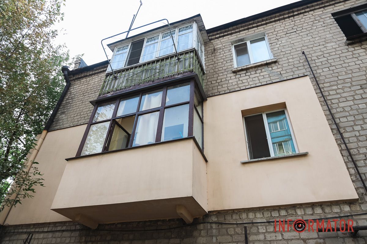 У Дніпрі ліквідовують наслідки нічної ракетної атаки: як виглядають пошкоджені будівлі 22