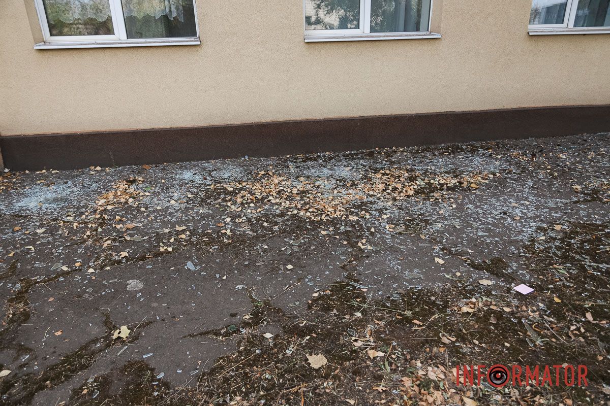 У Дніпрі ліквідовують наслідки нічної ракетної атаки: як виглядають пошкоджені будівлі 27