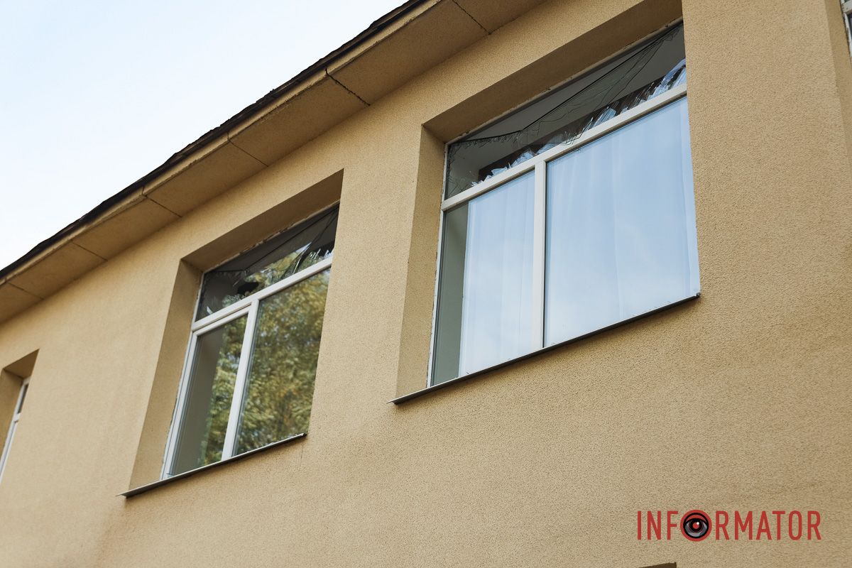 У Дніпрі ліквідовують наслідки нічної ракетної атаки: як виглядають пошкоджені будівлі 28