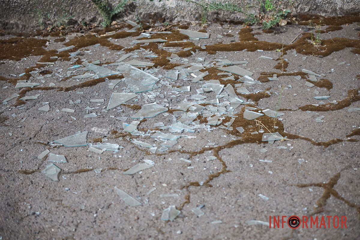 У Дніпрі ліквідовують наслідки нічної ракетної атаки: як виглядають пошкоджені будівлі 31