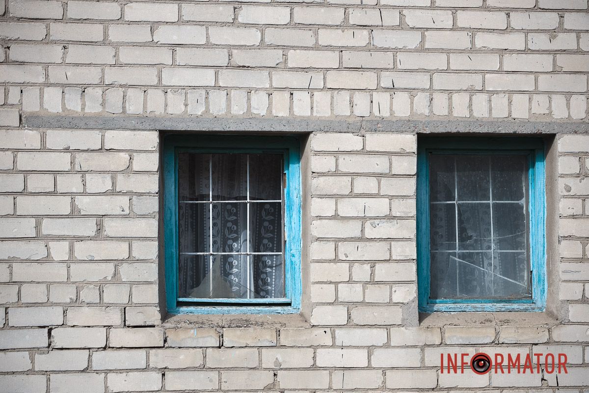 У Дніпрі ліквідовують наслідки нічної ракетної атаки: як виглядають пошкоджені будівлі 32