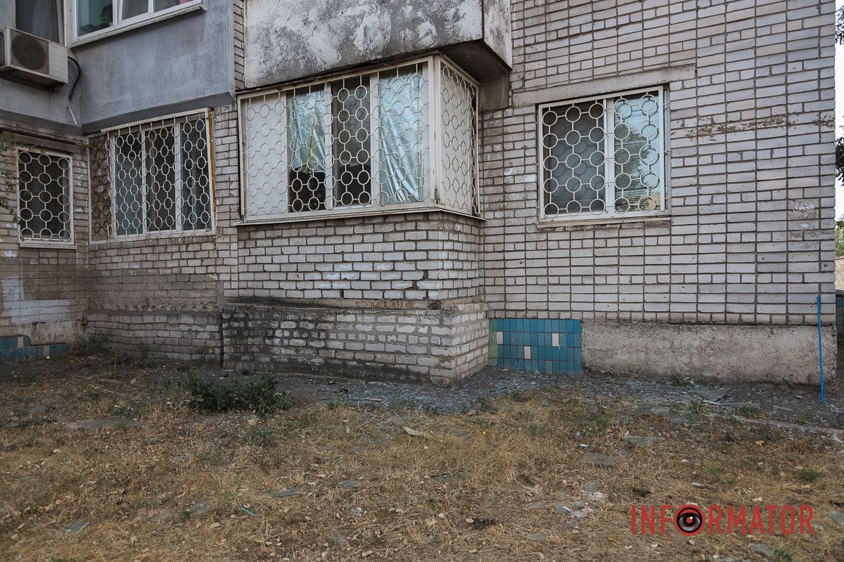 У Дніпрі ліквідовують наслідки нічної ракетної атаки: як виглядають пошкоджені будівлі 5