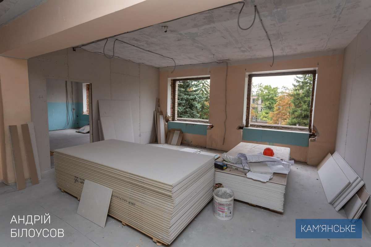 В найбільших лікарнях Кам’янського тривають ремонтні роботи Грант Європейського Інвестиційного банку: у Кам’янському ремонтують лікарні 1