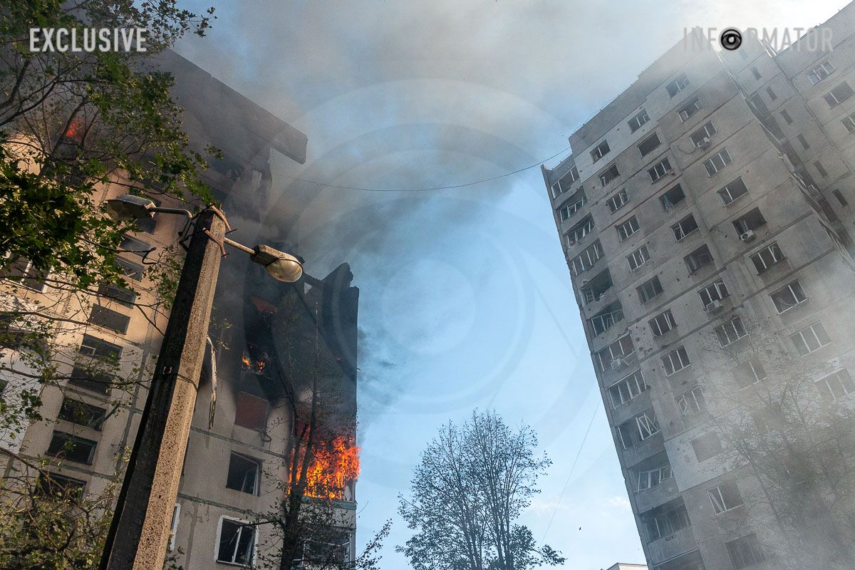 Несколько этажей "сложились" Несколько этажей "сложились"