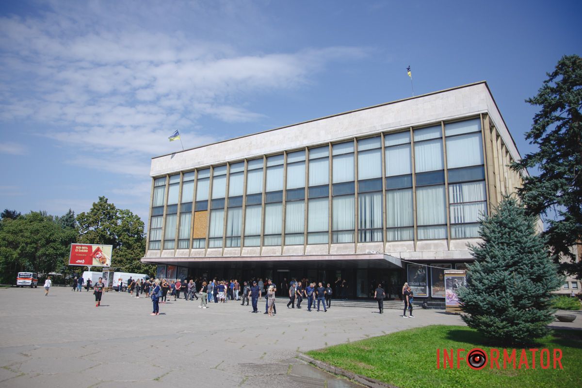 В Днепре провели в засвете руководителя театра оперы и балета Константина Пинчука 1