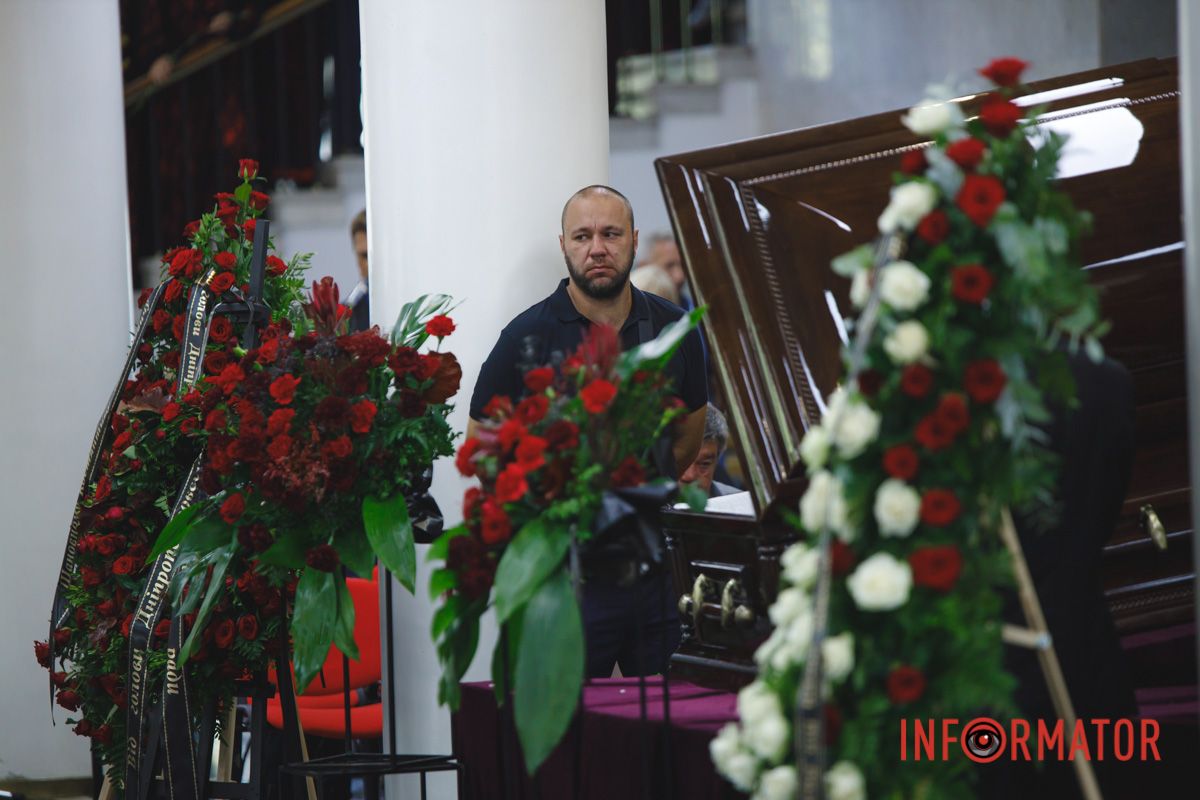 В Днепре провели в засвете руководителя театра оперы и балета Константина Пинчука 7