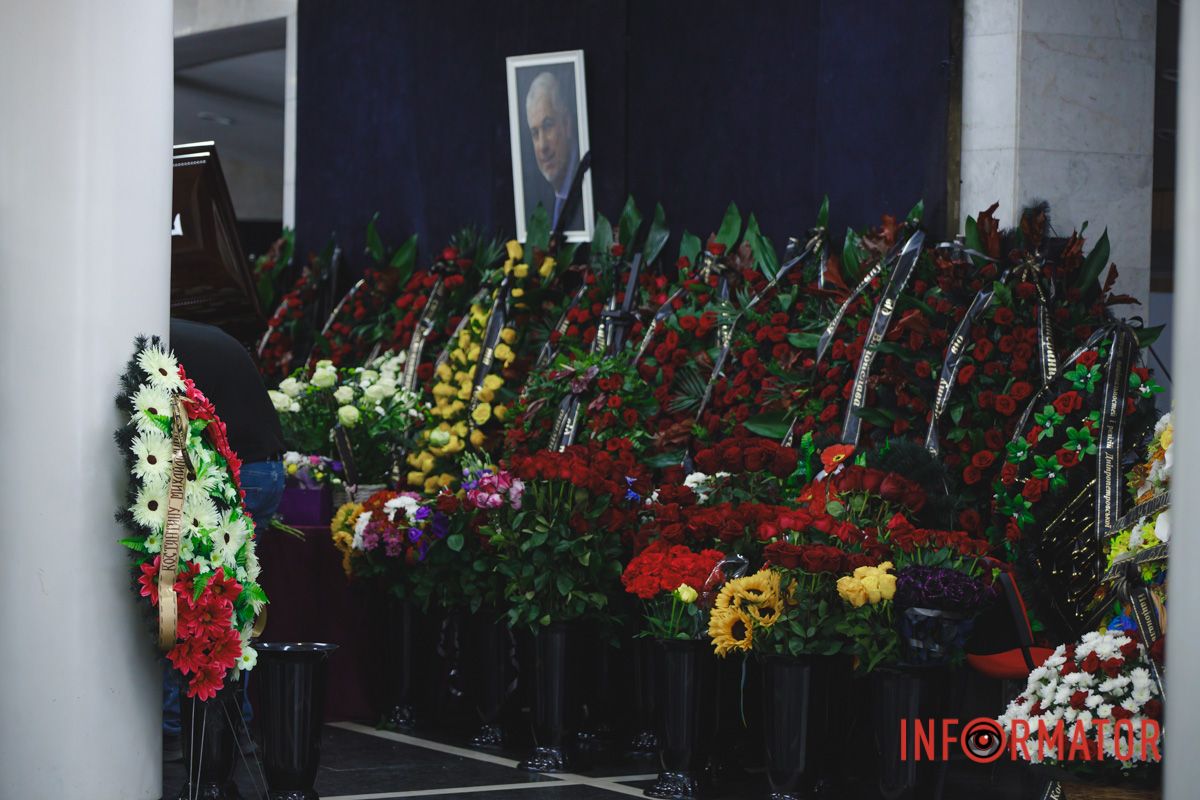 В Днепре провели в засвете руководителя театра оперы и балета Константина Пинчука 9