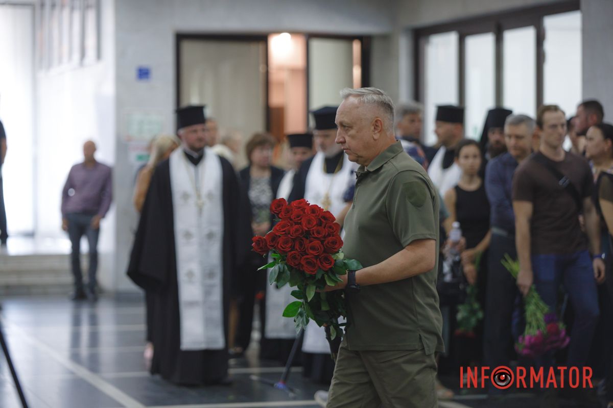 В Днепре провели в засвете руководителя театра оперы и балета Константина Пинчука 12