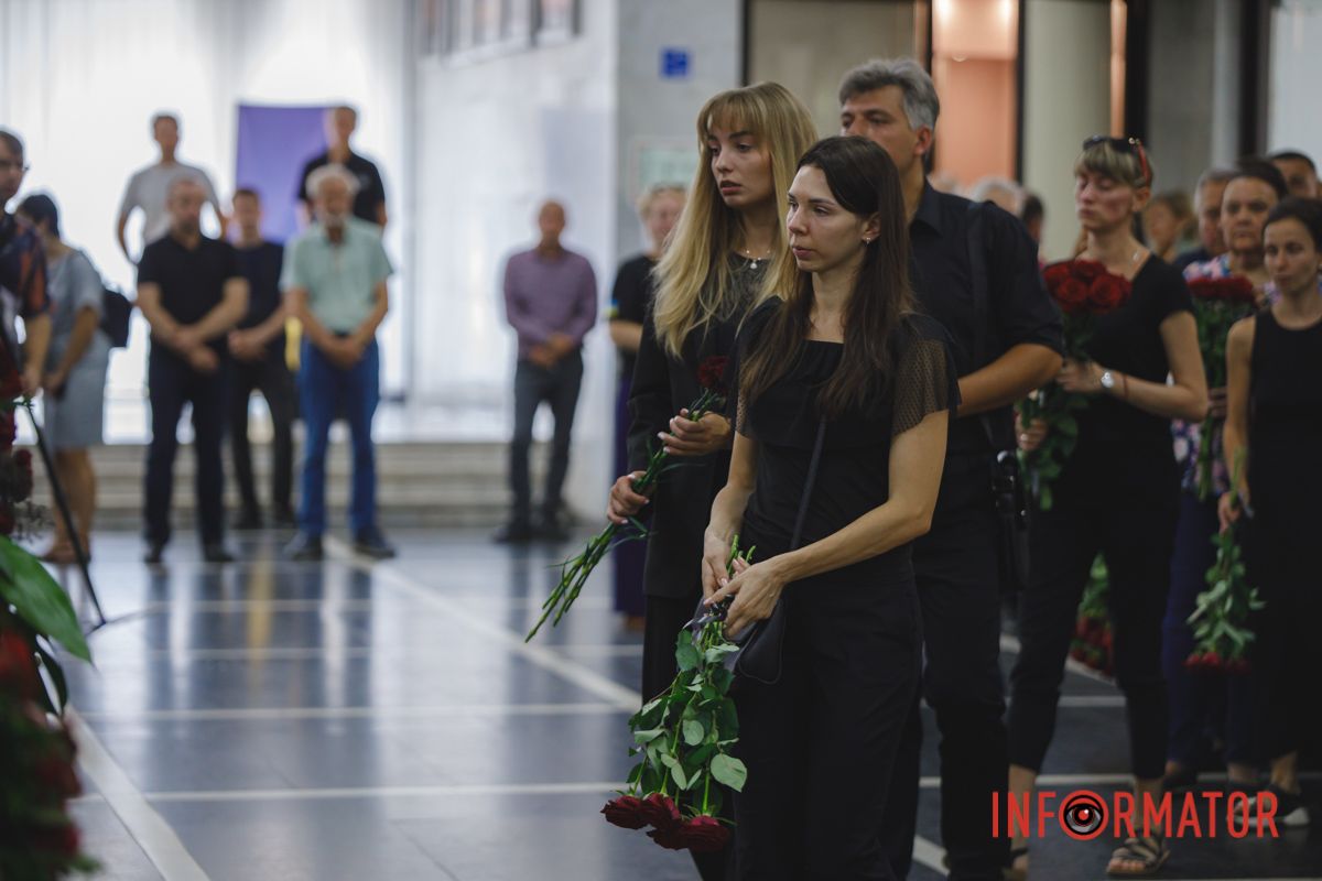 В Днепре провели в засвете руководителя театра оперы и балета Константина Пинчука 35