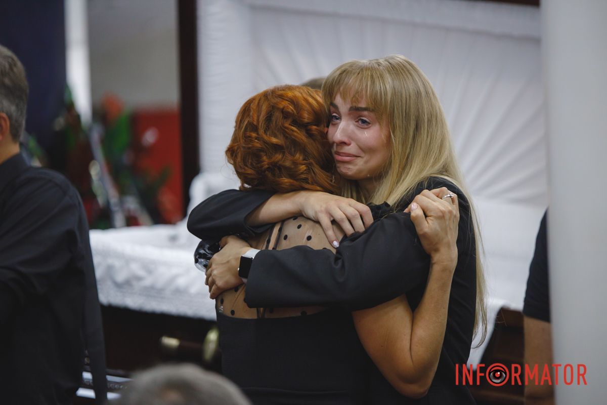 В Днепре провели в засвете руководителя театра оперы и балета Константина Пинчука 38