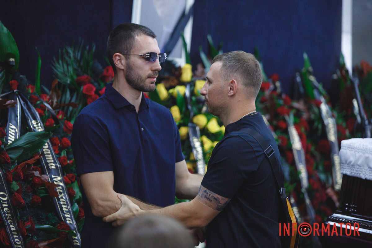 В Днепре провели в засвете руководителя театра оперы и балета Константина Пинчука 39