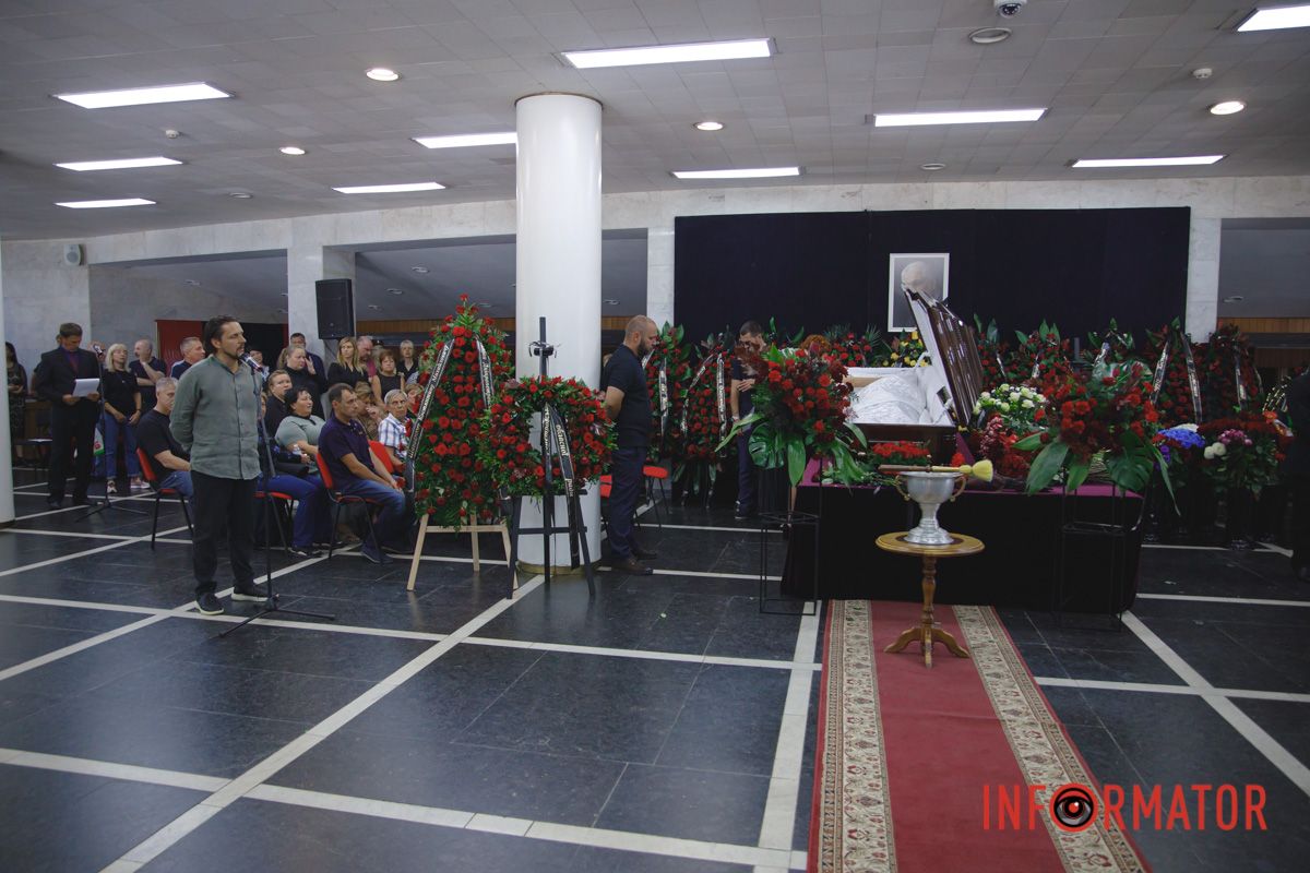 В Днепре провели в засвете руководителя театра оперы и балета Константина Пинчука 21