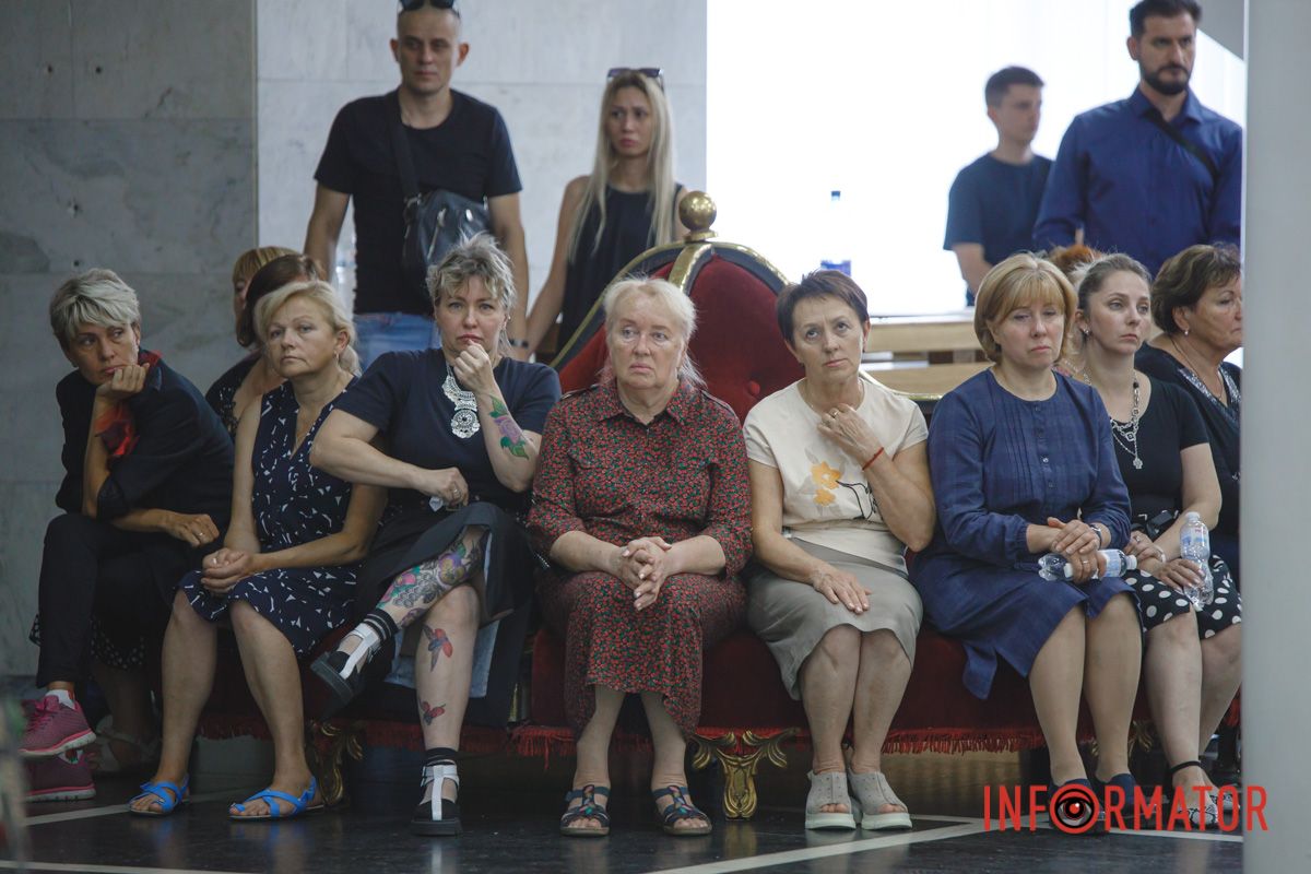 В Днепре провели в засвете руководителя театра оперы и балета Константина Пинчука 24