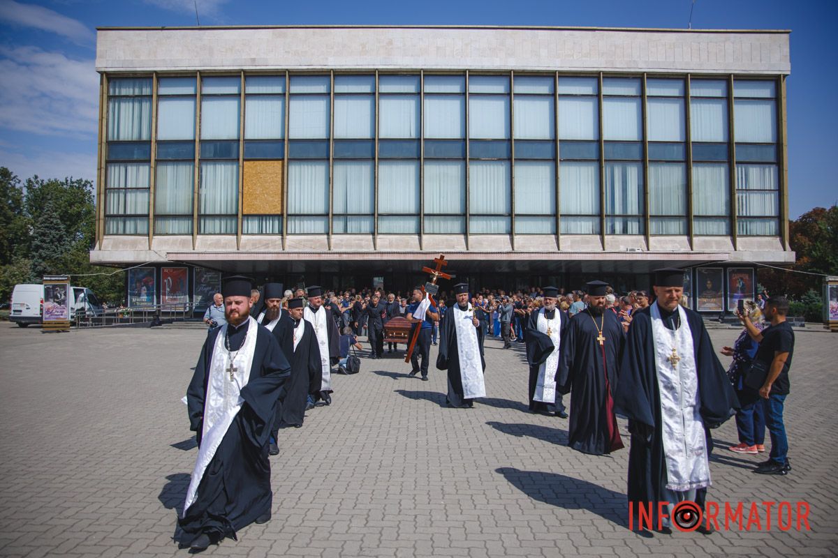 В Днепре провели в засвете руководителя театра оперы и балета Константина Пинчука 42
