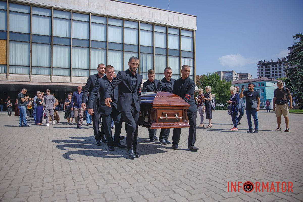 В Днепре провели в засвете руководителя театра оперы и балета Константина Пинчука 41