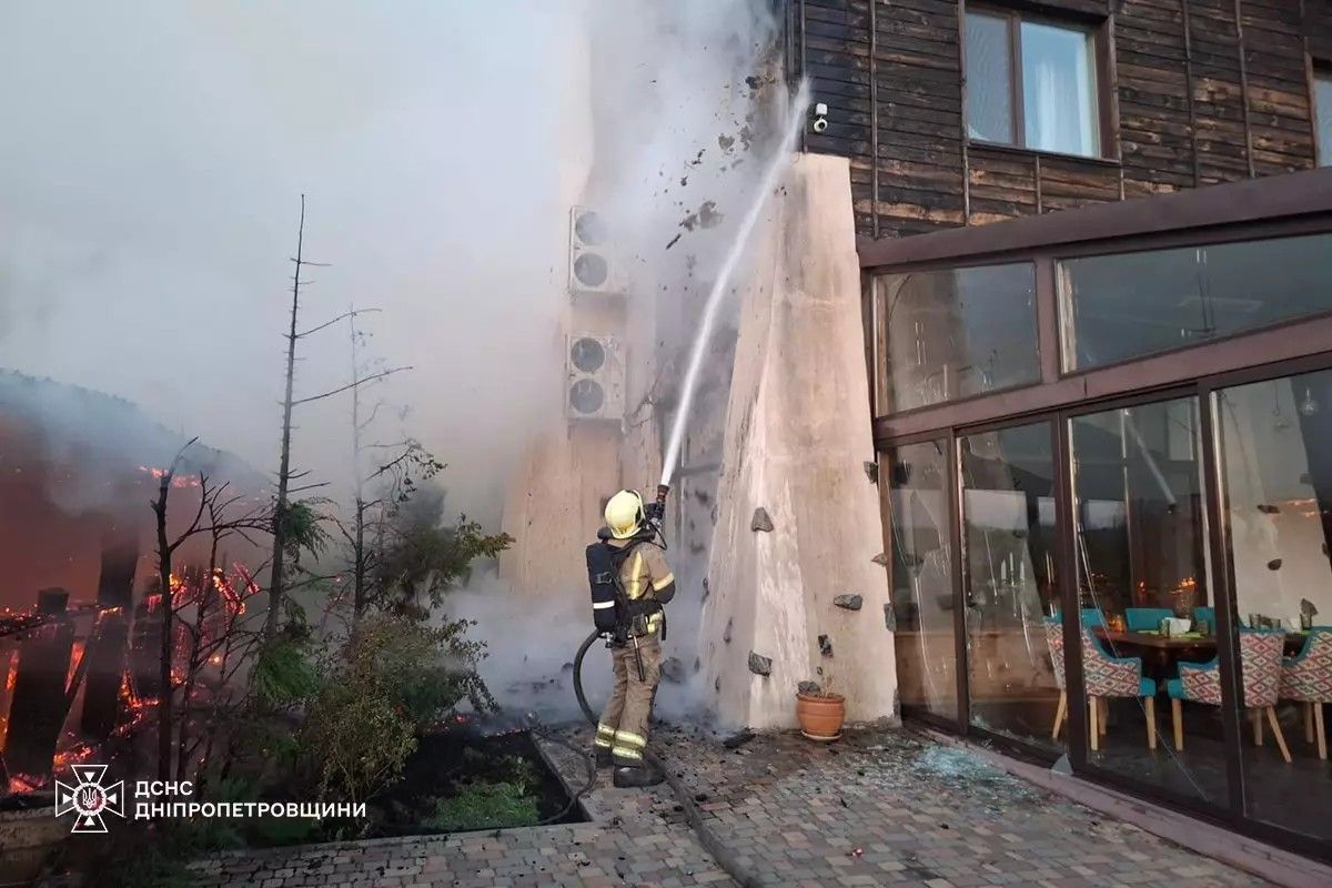В Павлограде пылал гостинично-ресторанный комплекс В Павлограде пылал гостинично-ресторанный комплекс