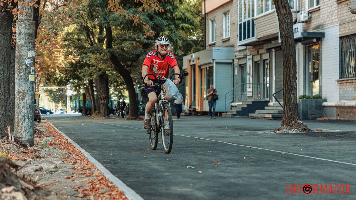 В Днепре на улице Независимости завершили первую часть ремонта тротуара