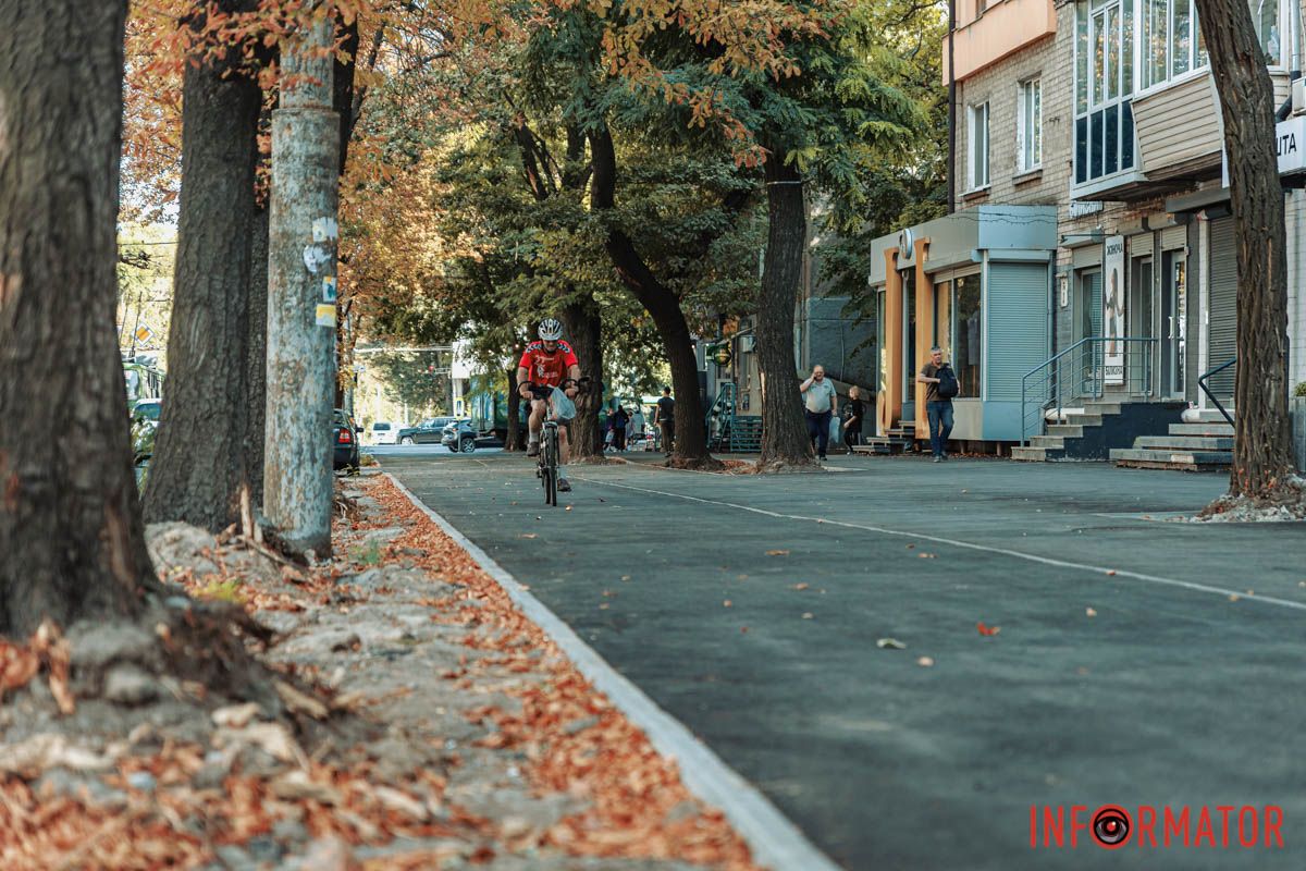 Першу частину робіт вже виконали У Дніпрі на вулиці Незалежності завершили першу частину ремонту тротуару 2