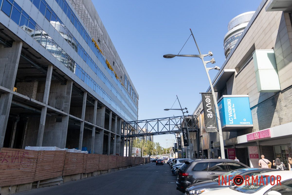 4 сентября в Днепре стартовали работы по строительству надземного перехода между ТРЦ «Мост-Сити» с ТДЦ «Перекресток» 4 сентября в Днепре стартовали работы по строительству надземного перехода между ТРЦ «Мост-Сити» с ТДЦ «Перекресток»