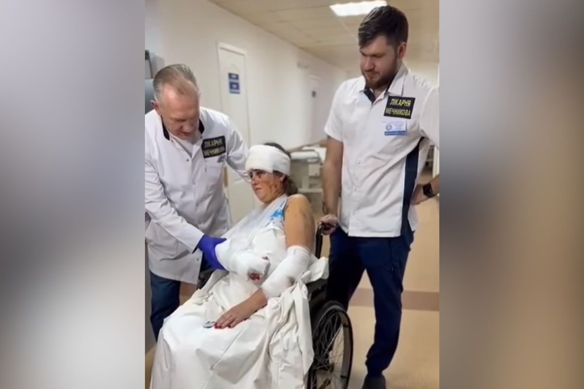 Пострадавшая женщина в отделение травматологии Пострадавшая женщина в отделение травматологии