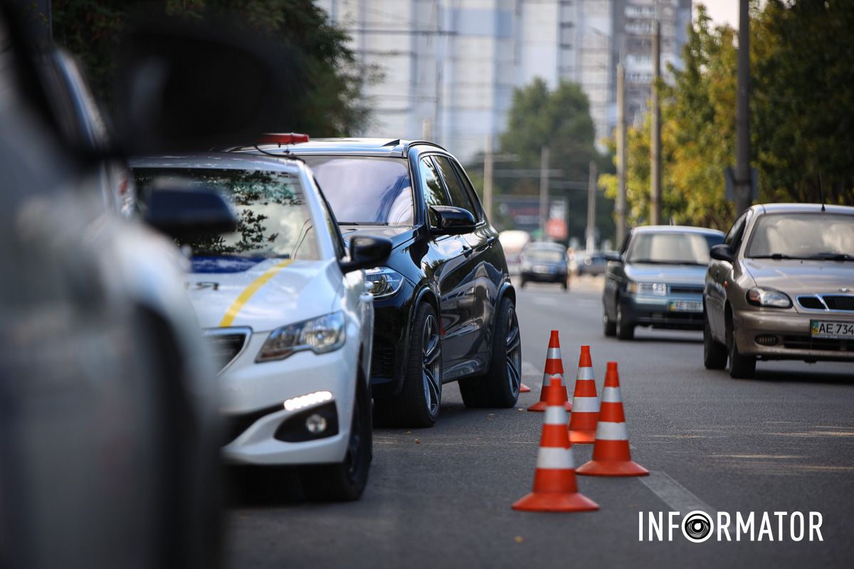 У Дніпрі на проспекті Миру BMW на пішохідному переході збив 10-річного хлопця: дитина в лікарні 1