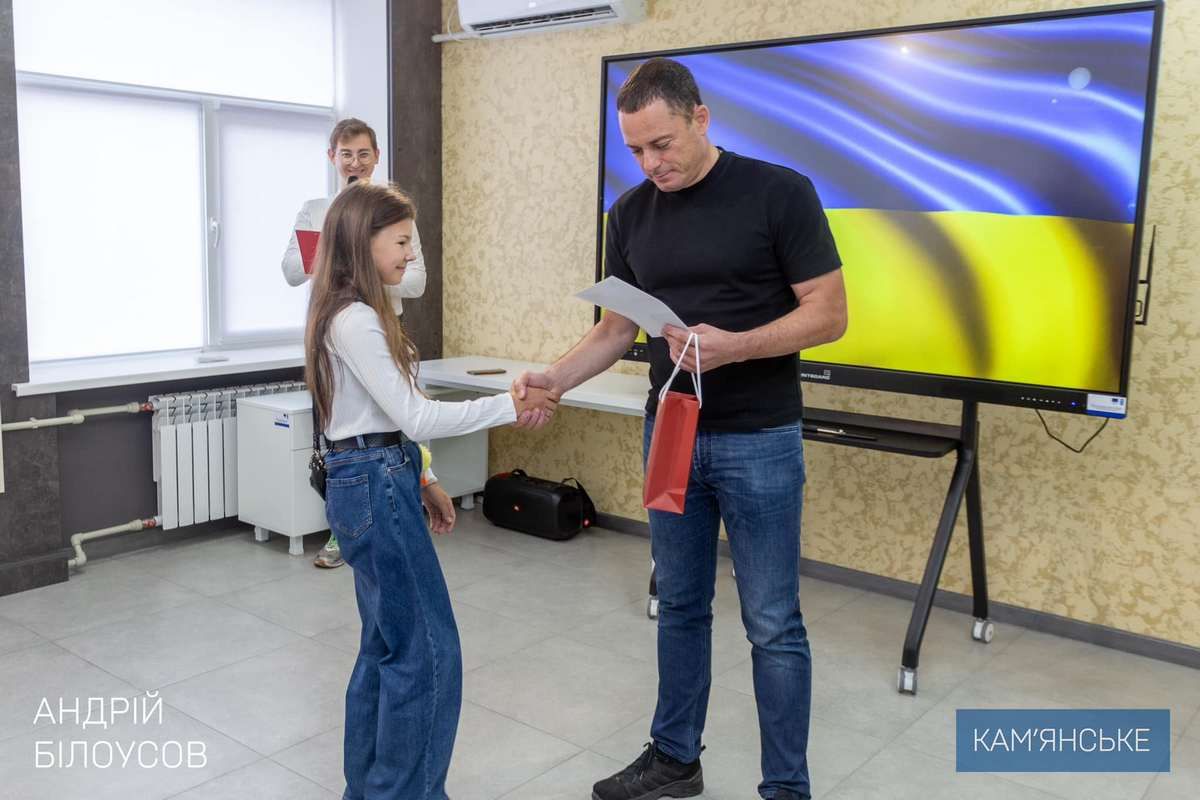 Накануне 274-й годовщины основания города: в Каменском молодежи выдали паспорта 2