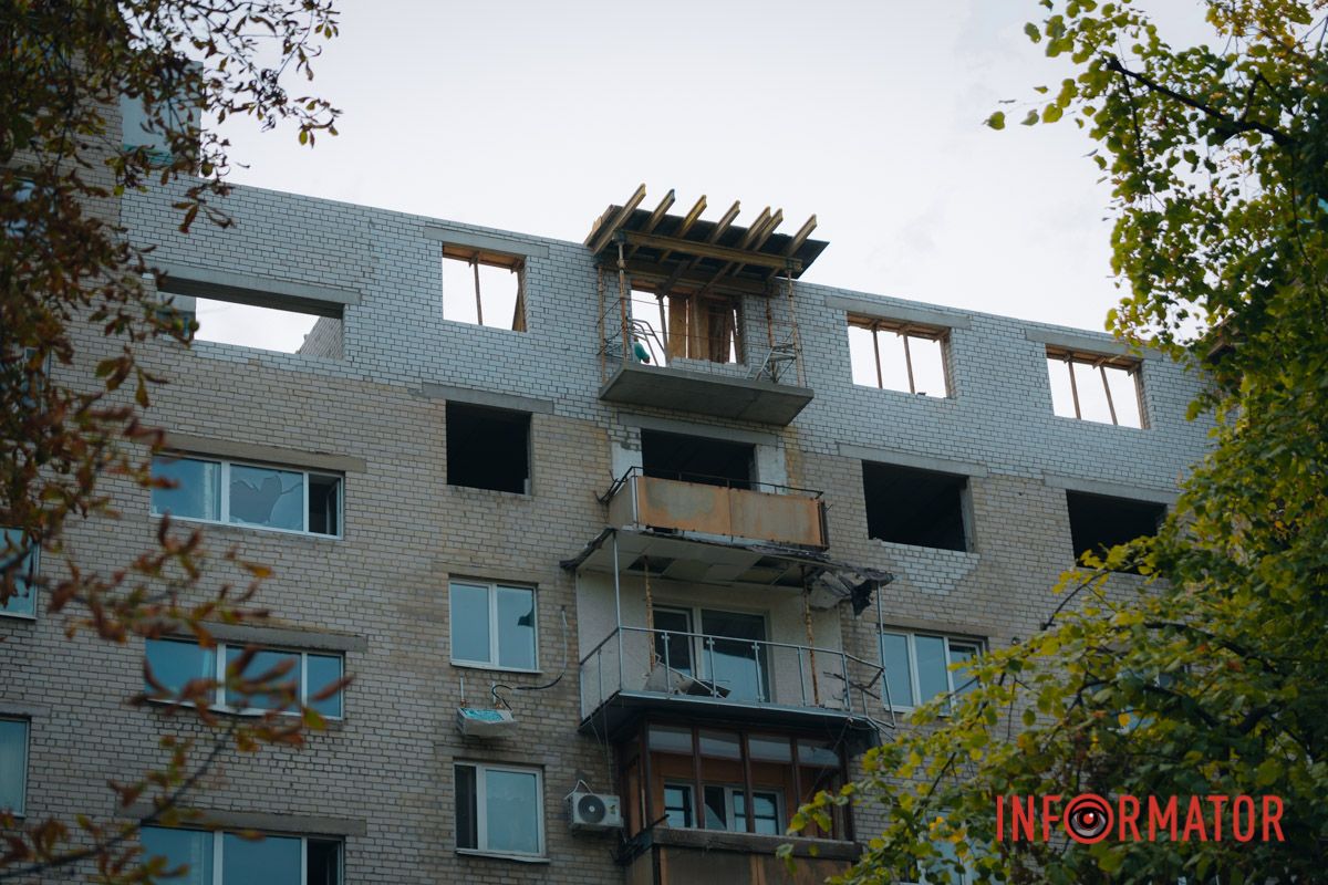 В Днепре на Эдеиды начали восстанавливать многоэтажный дом, в который в феврале попал Шахед 1