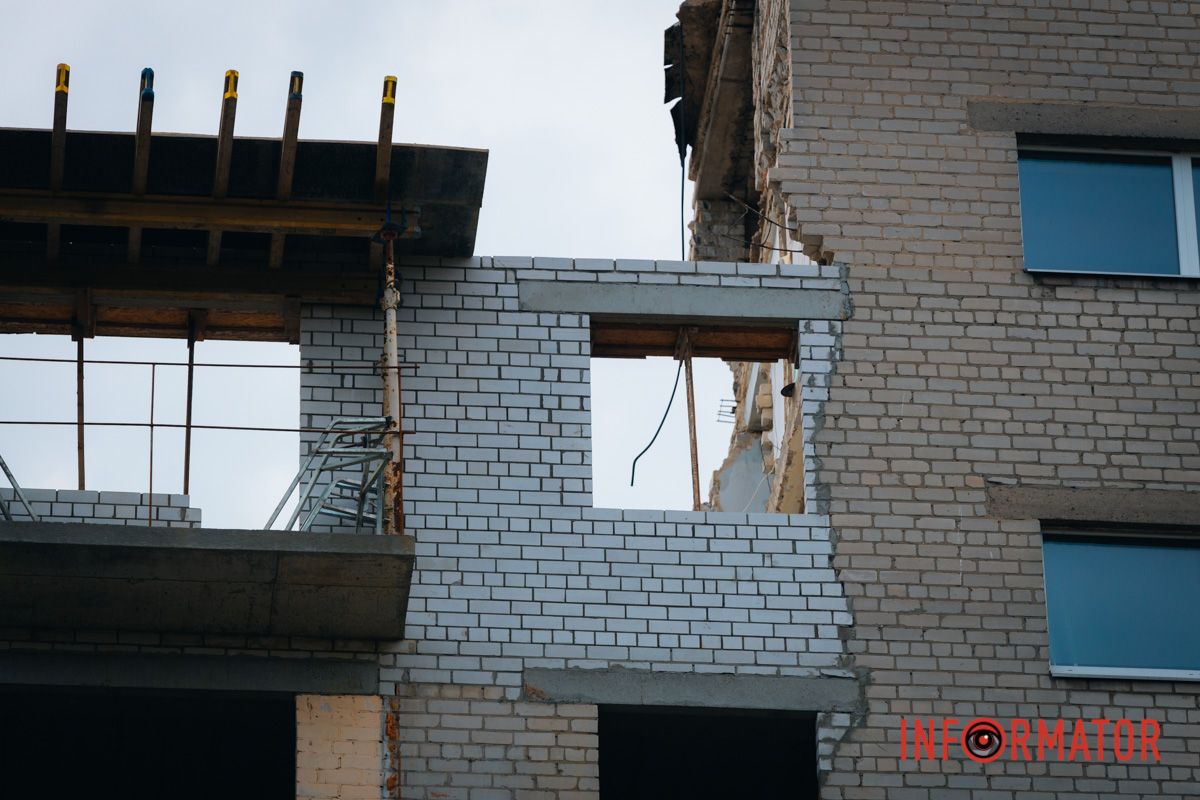 В Днепре на Эдеиды начали восстанавливать многоэтажный дом, в который в феврале попал Шахед 9